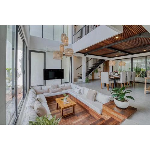 Auraya Vista - Luxurious 4BR in Uluwatu