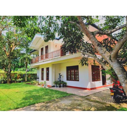 Aurelia Apartment - Upstairs