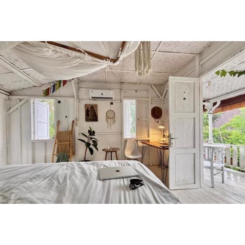 Authentic Bungalow for ocean lovers!