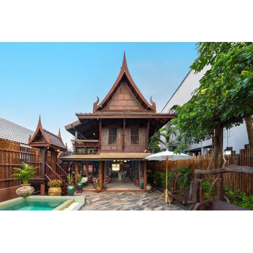 Authentic Thai Villa with Open-Air Living & Pool-Central-Huahin