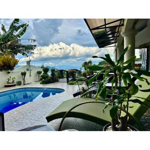 Avana Hills Tagaytay Villa