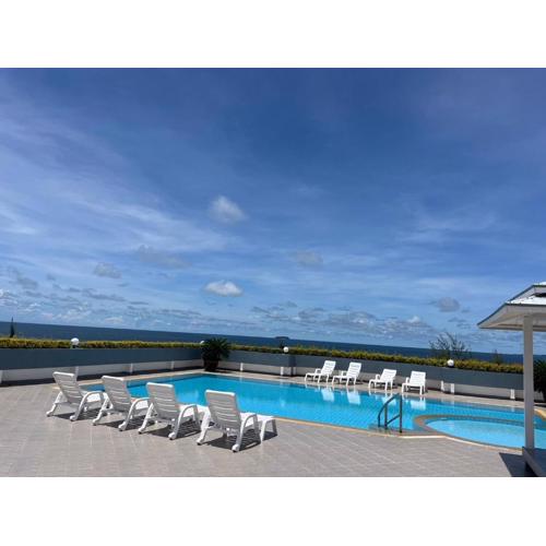 Avatara A62 Mae Phim, Rayong Pool on the roof