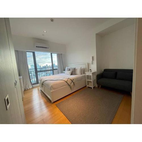 Aveline Suites Aesthetic Skydeck View ACQUA Private Residences near Rockwell Makati