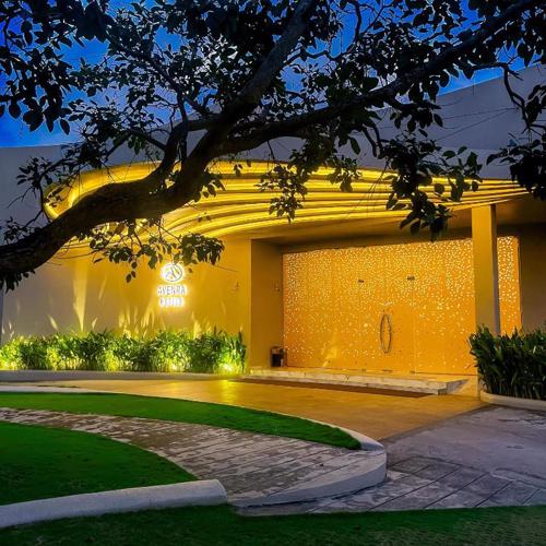 Avenra Gardens Hotel