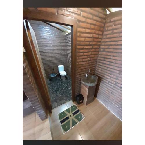 Avrilla Ijen Guest House & Cafe