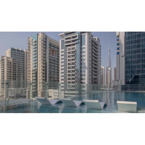 AWS Holiday Homes - Luxury Living besides Canal