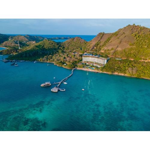 AYANA Komodo Waecicu Beach