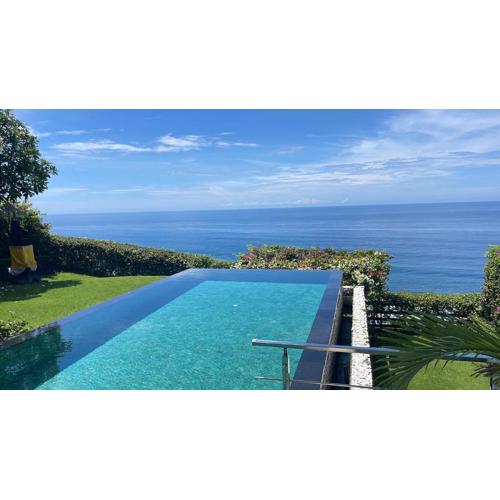 Azure Aura Luxury Villa Top 5 Star Bali Resort Cliffside Villa Ocean view, Pool and Garden