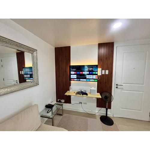 AZURE BICUTAN BORACAY 4FL BEACH POOL View