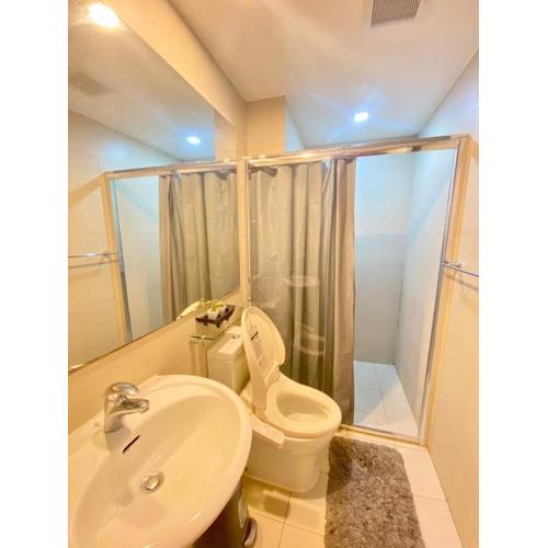 Azure Cozy Hotel by CM staycation