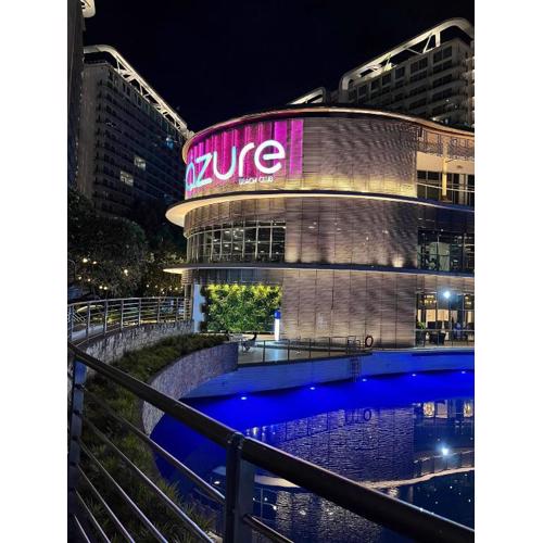 Azure Staycation by Leojen