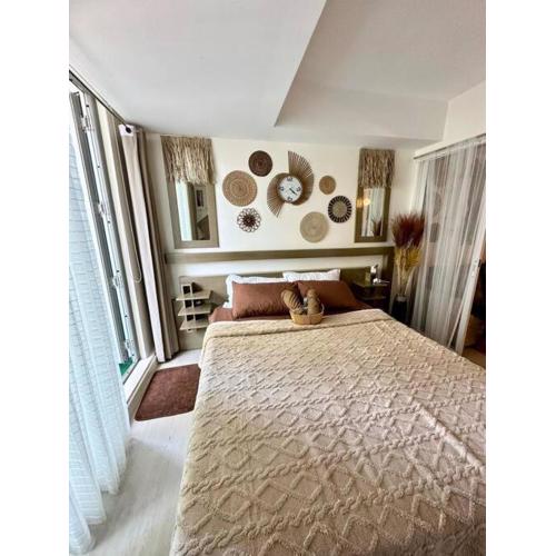 Azure Urban Resort - Aesthetic & Cozy staycation