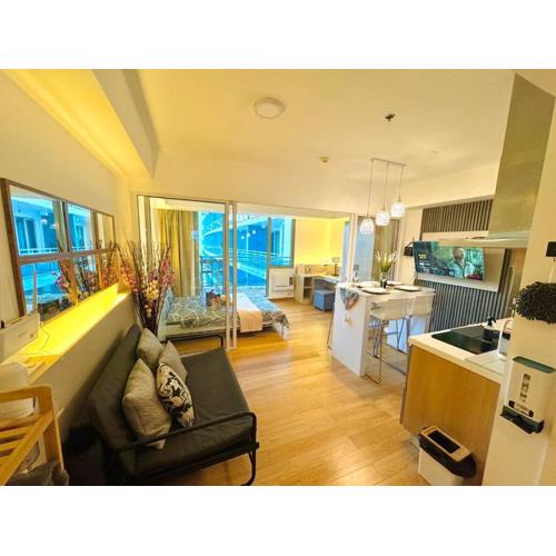 Azure Urban Resort Residences Maui Tower