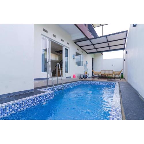 Azzalia 2 with Private Pool and Karaoke Room