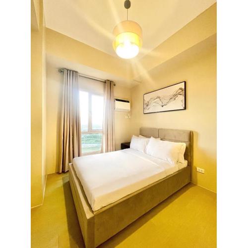 B3 Chic Sunset Studio Escape