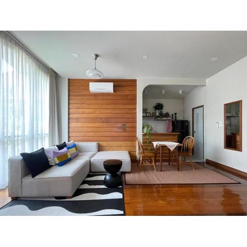 Baan Jai Klang (บ้านใจกลาง)