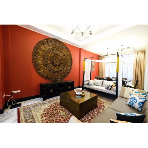 Baan Khun Nai Thonglor, Luxury Thai Villa