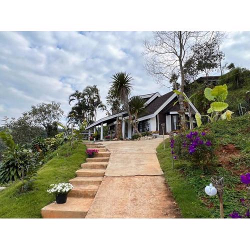 Baan Khun Waew Rimdoi Super Cozy Guesthouse