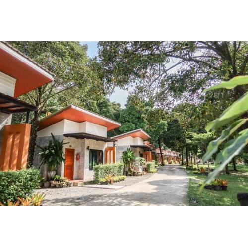 Baan Klang Suan Resort