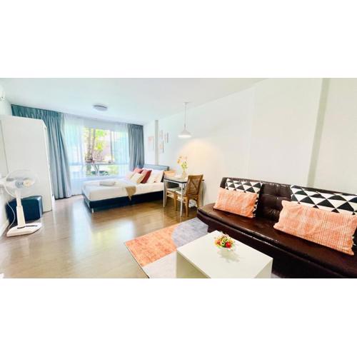 Baan Kun Koey Condo Huahin B103,Pool View,Heart of Huahin,Near Blue Ports,300m from Beach