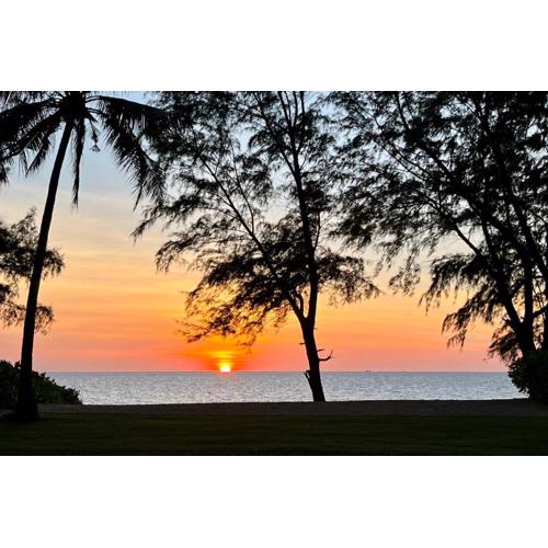 Baan Mai Khao - 2 Bedroom Luxury Condo - Direct Pool & Beach Access