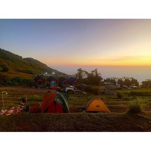 Baan Phak Plaithang at Phu Thap Buek