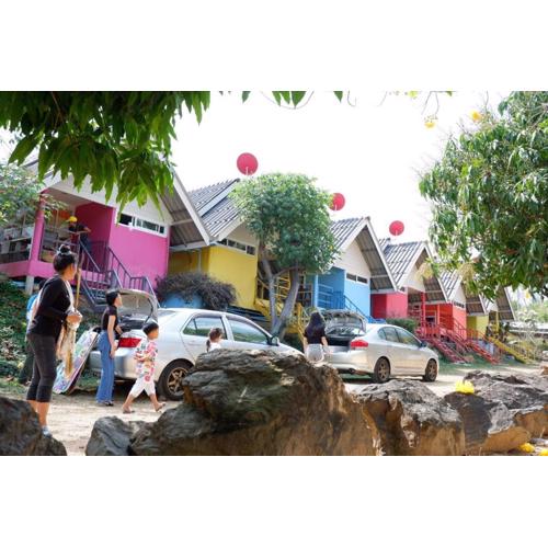 Baan Rai Pray Rung Kaeng Krachan