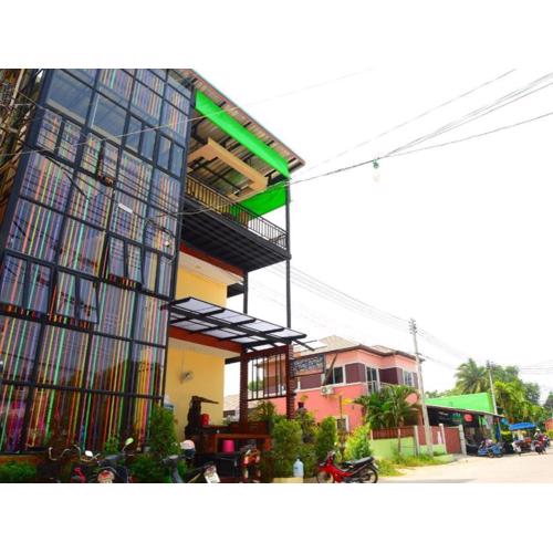 Baan Taklom Chomtalay