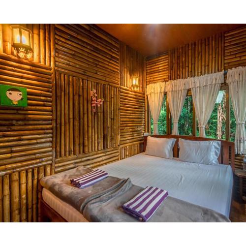 บ้านไม้ไผ่เทียมตาแม่กำปอง Baanmaipai Tiamta Maekampong