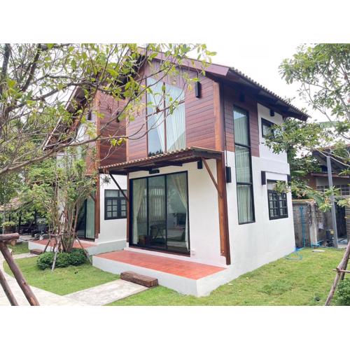 Baanrongmai Canal Front