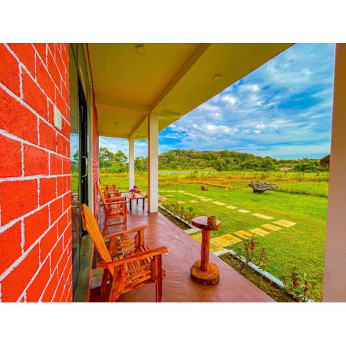 Back Of lake Resort And Restaurant