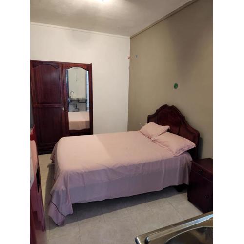 Backpackers rental room/bathroom only