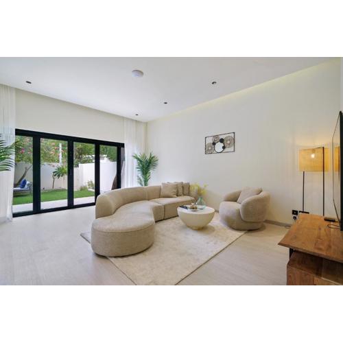 Backyard Bliss Villa in The Lakes 3BR plus maid's room