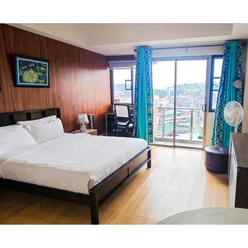 Baguio Cedar Peak Balcony with View Near Session Road