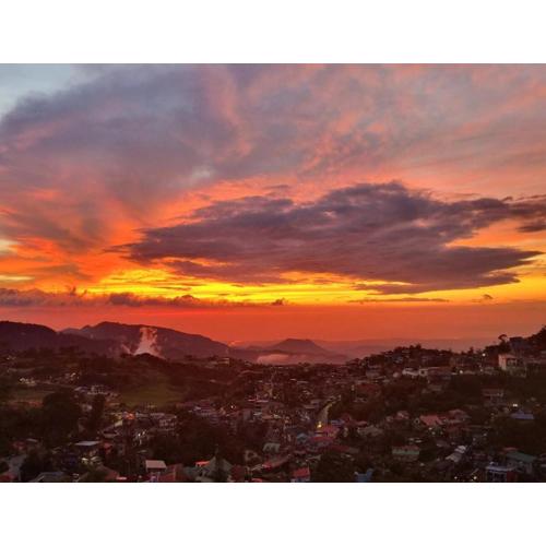 Baguio View Condo for 6! Walk to SM and Burnham