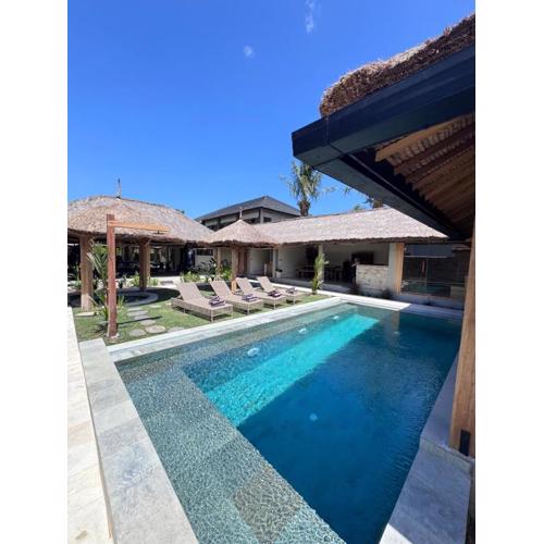 Baha Baha Villas West Sumbawa Yoyos Wellness Center, Gym, Yoga, Skate Park, Bar & Cafe