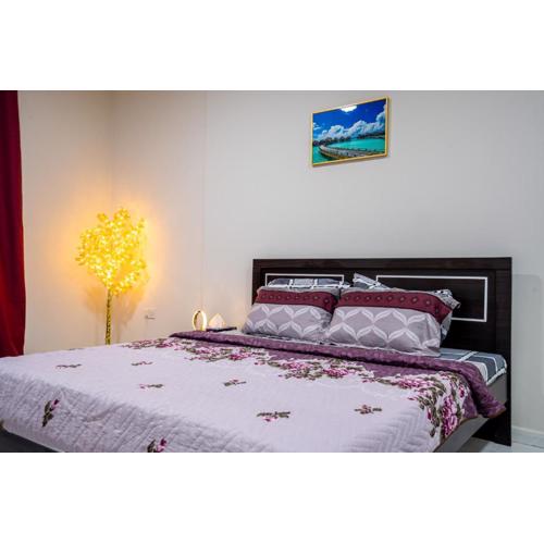 BAITH AL JANNAH L L C - Working Professional - Peaceful Daily and Weekly Room