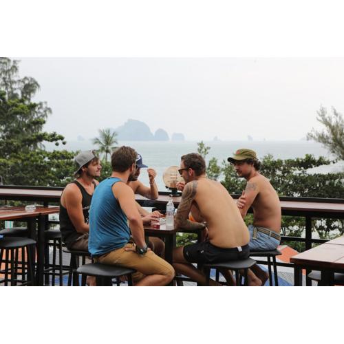 Balcony Party Hostel - 18-40