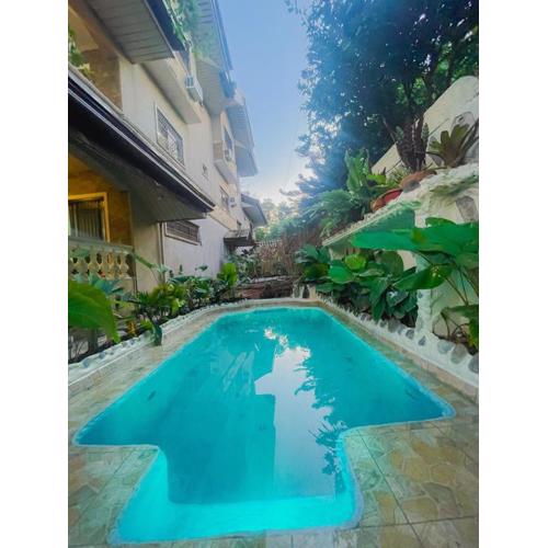 Bali Villa in Tagaytay w Pool, Billiards I 12pax