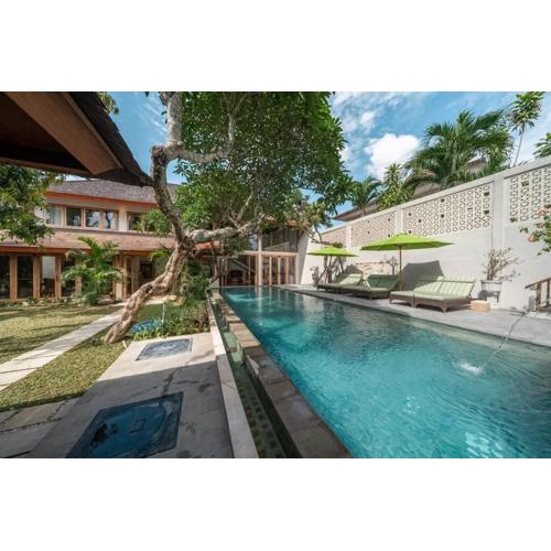 Balinese Luxury Amisha Villa: 4BR in Seminyak