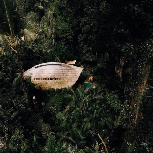 Bamboo House - Ecobreeze