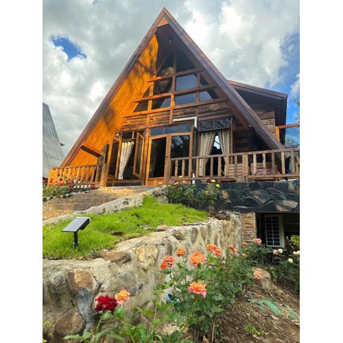 Ban Kaew Mo Ra Glamping & Restaurant