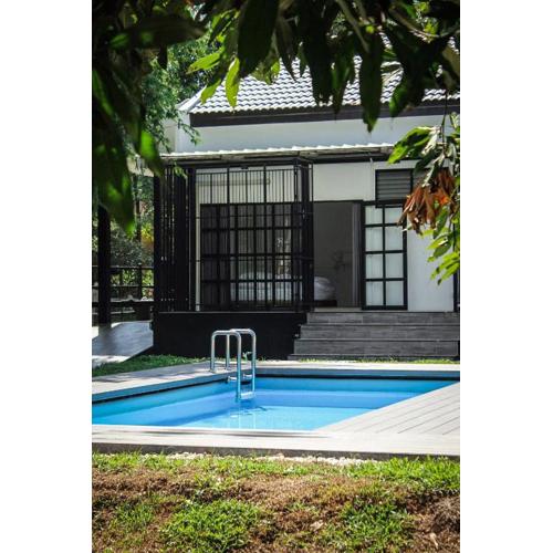 Ban Rub Lom Pool Villa 3 difference villas