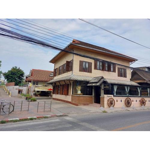 Ban Thong U, The Landmark