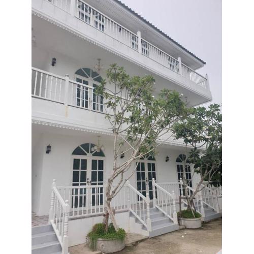 Bananaleaf Wedding Cafe & Resort