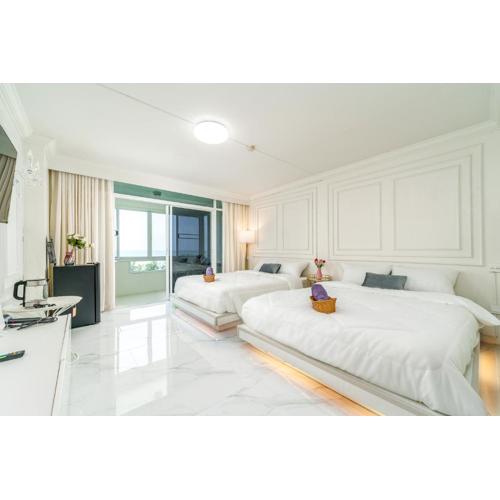 Bang Saen Royal Beach by Sea view Bang Saen