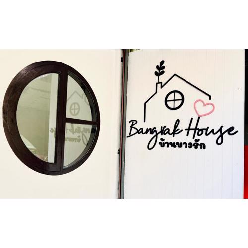 Bangrak house 200 meters near BTS SaphanTaksin in city