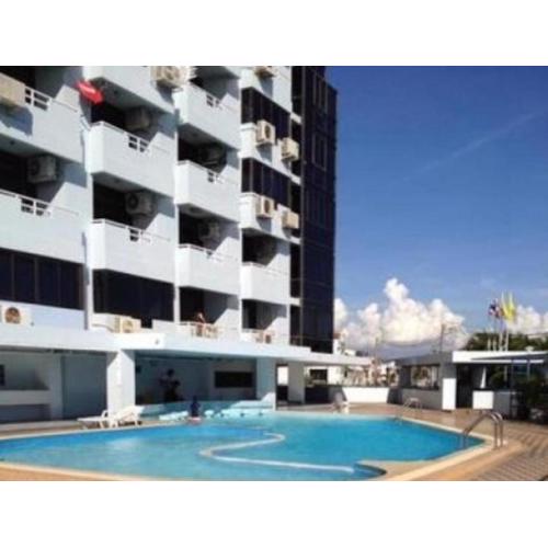 Bangsaen Royal Beach by Preyaluk