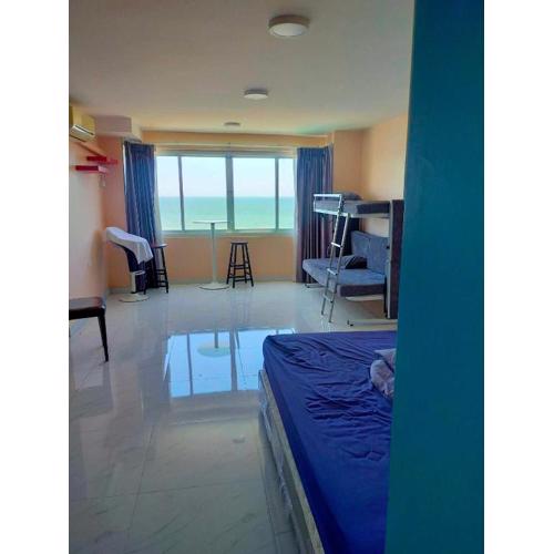 Bangsaen Royal Beach room 703