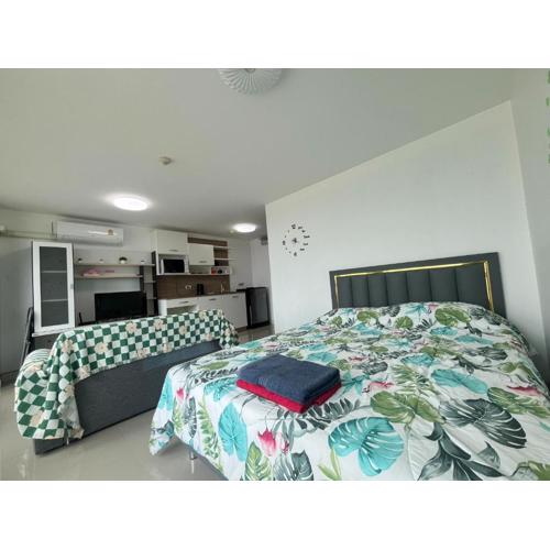 Bangsaray Beach Condo B414 บางเสร่ บีช